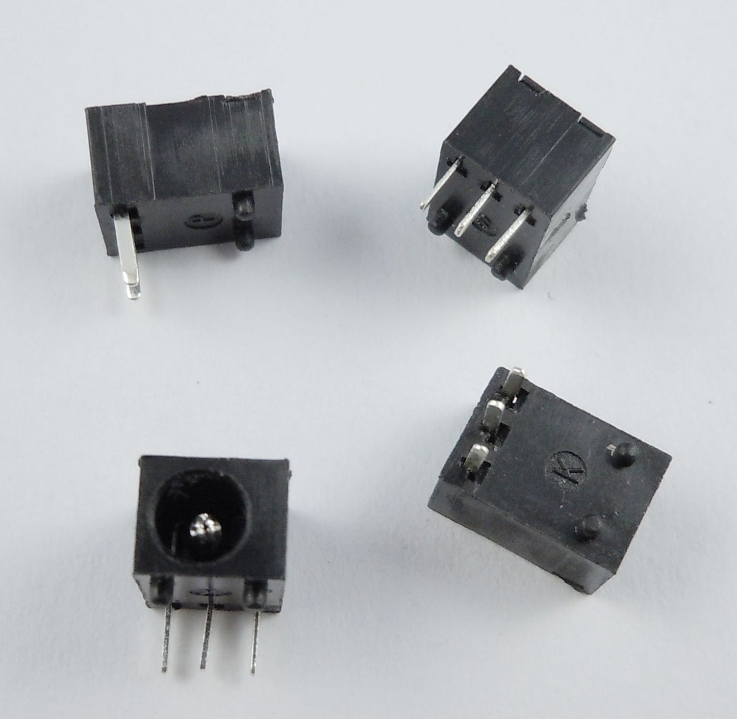 Female DC Barrel Jack Adapter, (NOT STANDARD 2.1MM!!!) 3.88mm pin diameter, 30V 0.3A (GC-DC003) (4C2E)